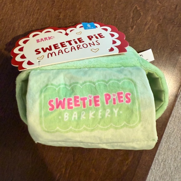 Barkbox NWT Sweetie Pie Macarons - Picture 1 of 3